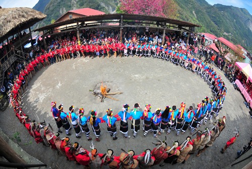 traditional Mayasvi (war/man's festival) ritual circle dance
